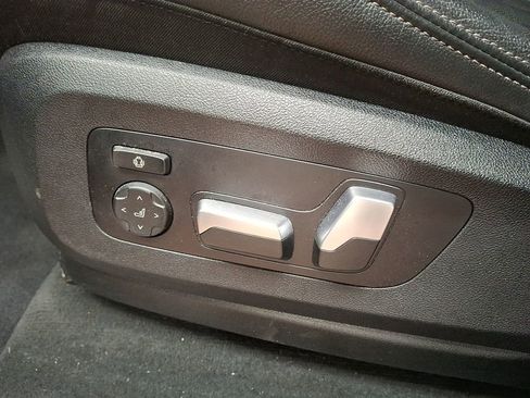 Certified 2022 BMW X5 xDrive40i w/ M Sport Package image 11