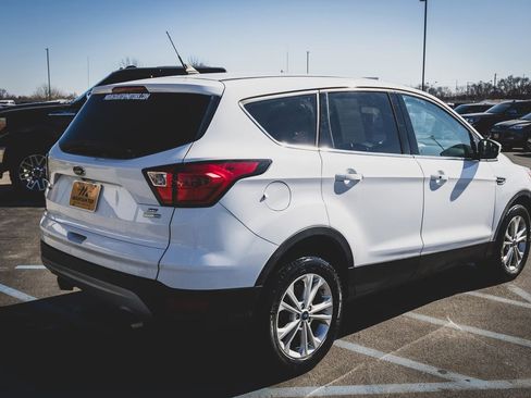 Used 2019 Ford Escape SE image 24