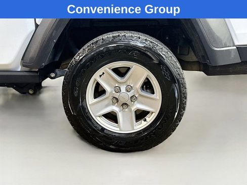 Used 2020 Jeep Gladiator Sport w/ Quick Order Package 24S image 9