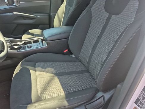 Used 2023 Kia Sorento LX AWD/4WD image 11