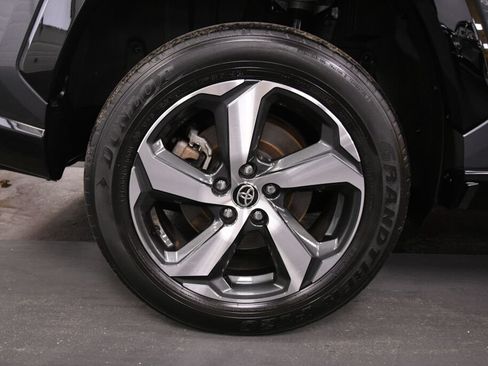 Used 2023 Toyota RAV4 SE w/ Weather & Moonroof Package AWD/4WD image 33