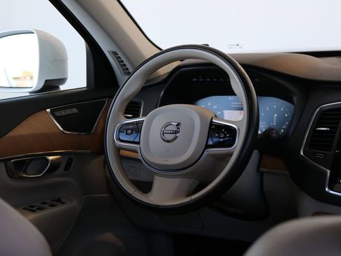 Used 2021 Volvo XC90 T6 Momentum image 35