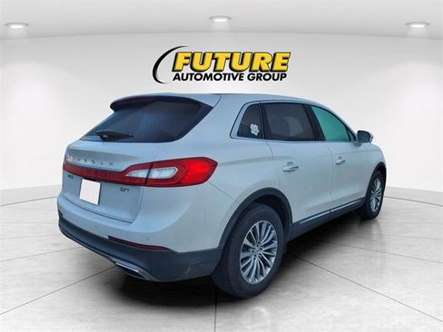 Used 2017 Lincoln MKX Select w/ Select Plus Package image 3
