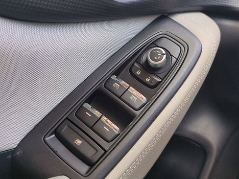 Used 2020 Subaru Forester Premium image 31