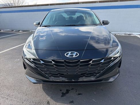 Used 2023 Hyundai Elantra Limited image 8
