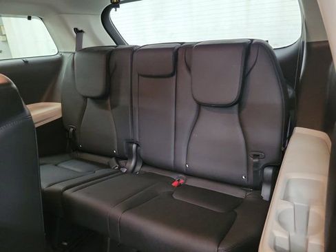 Used 2024 Kia Carnival EX FWD image 15