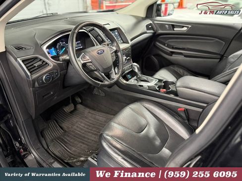 Used 2017 Ford Edge Titanium w/ Equipment Group 301A AWD/4WD image 18