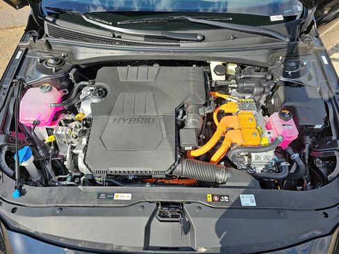 New 2026 Hyundai Elantra Sport FWD image 32