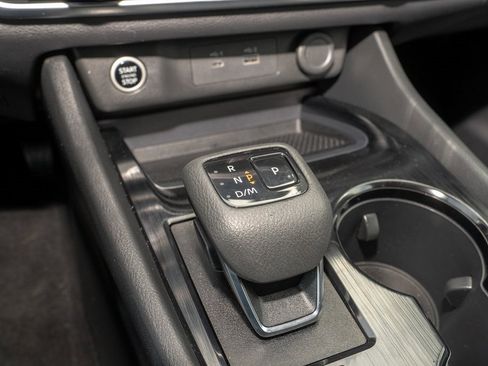 Used 2023 Nissan Rogue S image 15