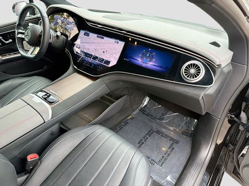 Used 2022 Mercedes-Benz EQS 580 4MATIC Sedan image 13