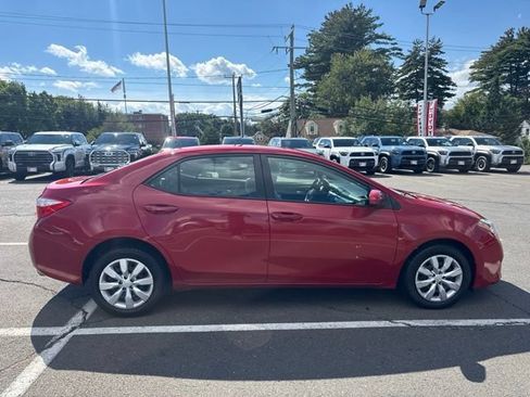 Used 2016 Toyota Corolla LE FWD image 8