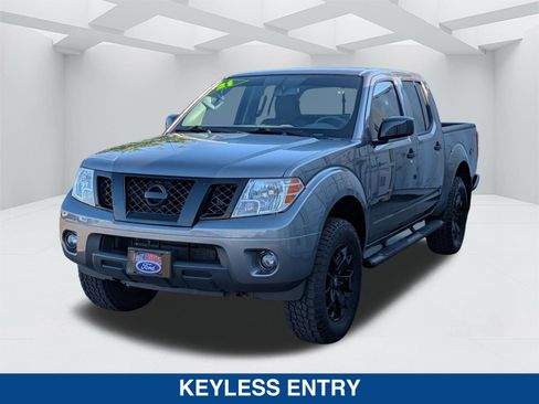 Used 2021 Nissan Frontier SV w/ Midnight Edition Floor Mats AWD/4WD image 7