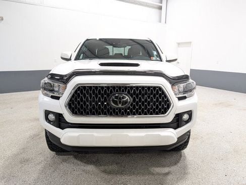 Used 2018 Toyota Tacoma TRD Sport image 8