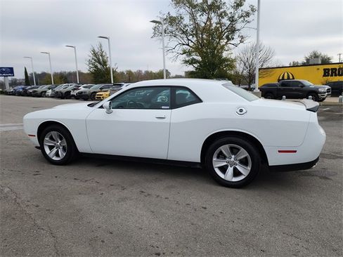 Used 2023 Dodge Challenger SXT image 5
