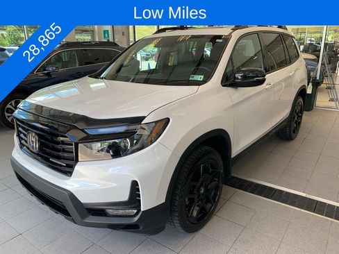Used 2024 Honda Passport Black Edition image 2