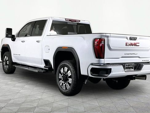 New 2026 GMC Sierra 2500 Denali w/ Denali Reserve Package AWD/4WD image 4