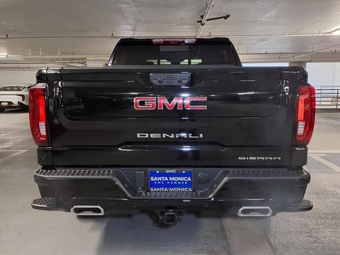 Used 2026 GMC Sierra 1500 Denali AWD/4WD image 9