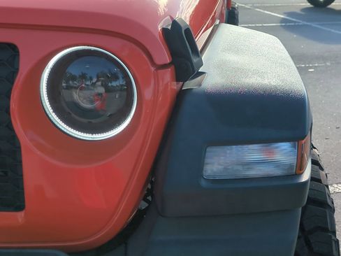 Used 2020 Jeep Gladiator Sport w/ Quick Order Package 23S image 11