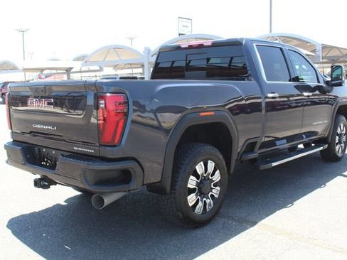 Used 2024 GMC Sierra 2500 Denali w/ Denali Reserve Package AWD/4WD image 3