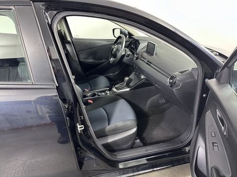 Used 2017 Toyota Yaris iA image 11