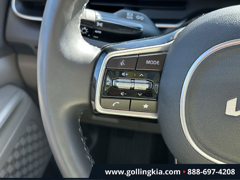 Certified 2026 Kia Carnival EX FWD image 21