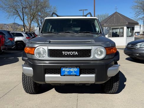 Used 2010 Toyota FJ Cruiser 4WD image 9