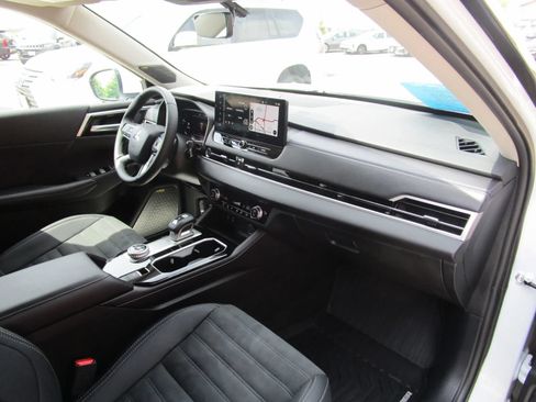 Used 2025 Mitsubishi Outlander SE AWD/4WD image 18