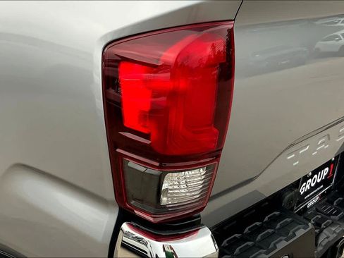 Used 2019 Toyota Tacoma SR5 RWD image 28