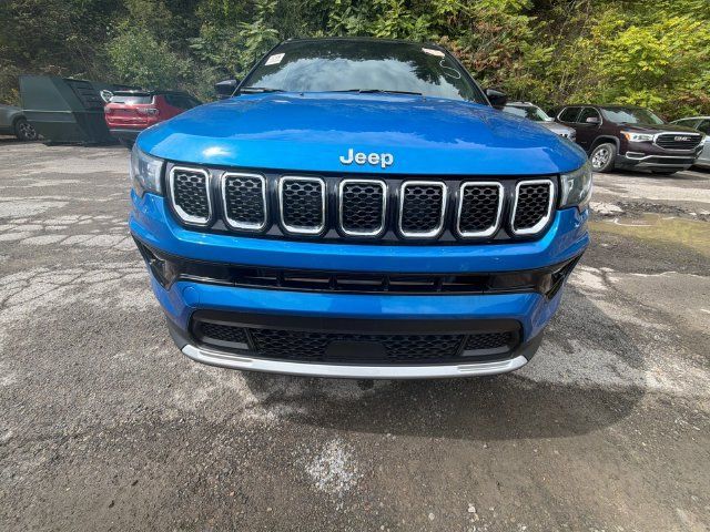 Used 2023 Jeep Compass Limited AWD/4WD image 8