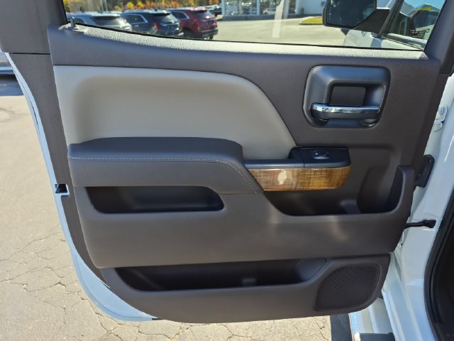 Used 2016 GMC Sierra 2500 SLT w/ Duramax Plus Package AWD/4WD image 28