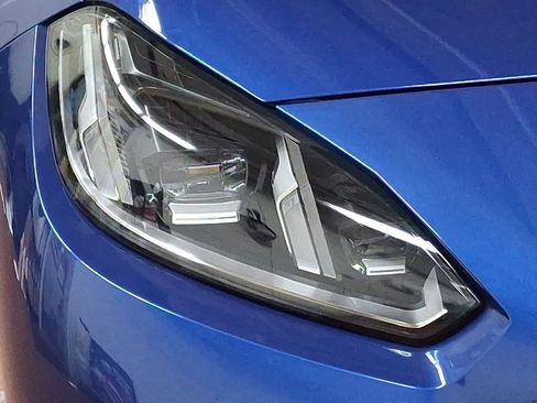 Used 2025 BMW 228i xDrive w/ Premium Package image 7