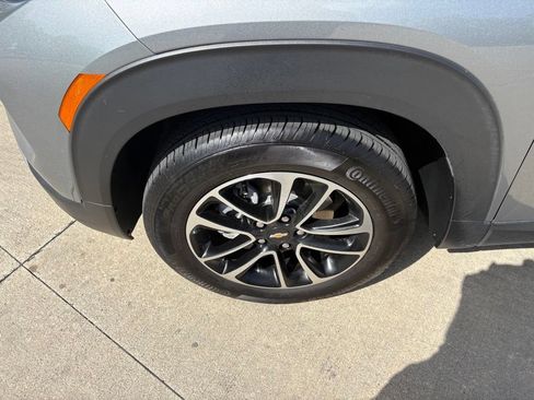 Used 2024 Chevrolet TrailBlazer LT w/ LT Cold Weather Package FWD image 47