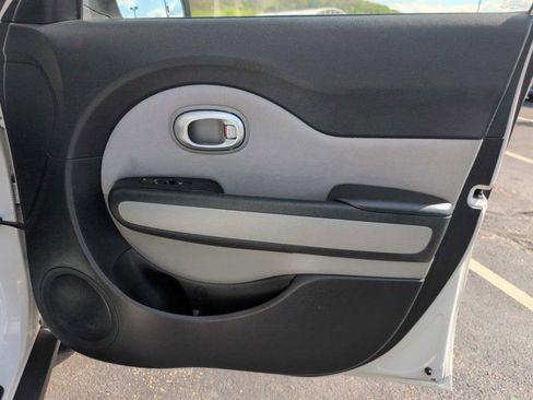 Used 2014 Kia Soul FWD image 26