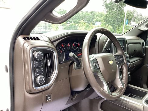 Used 2021 Chevrolet Silverado 2500 LTZ w/ LTZ Convenience Package AWD/4WD image 12