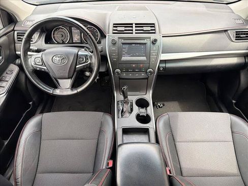 Used 2016 Toyota Camry SE FWD image 25