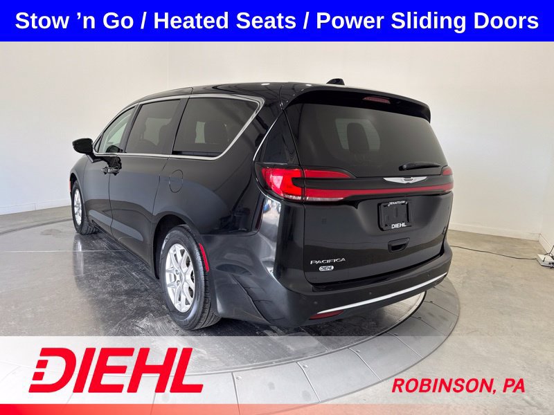 Used 2024 Chrysler Pacifica Touring-L FWD image 5