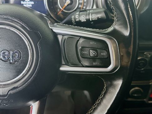 Used 2019 Jeep Wrangler Unlimited Sahara image 27