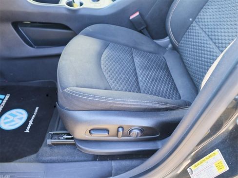 Used 2018 GMC Terrain SLE w/ Driver Convenience Package image 13