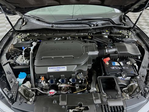 Used 2017 Honda Accord Touring image 33