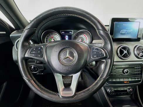 Used 2017 Mercedes-Benz GLA 250 4MATIC image 11