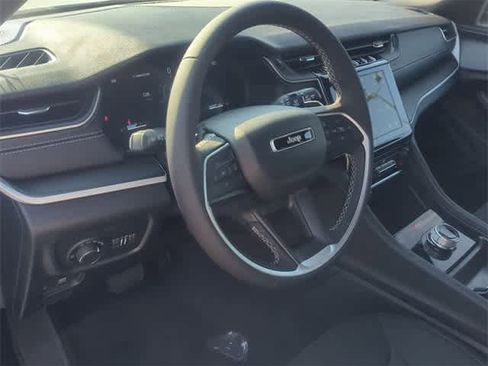 New 2025 Jeep Grand Cherokee Laredo image 10