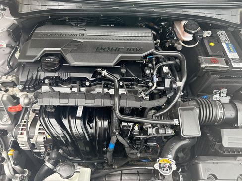 Used 2024 Hyundai Elantra SE FWD image 34