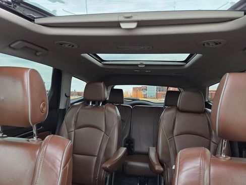 Used 2021 Buick Enclave Avenir w/ Avenir Technology Package AWD/4WD image 43