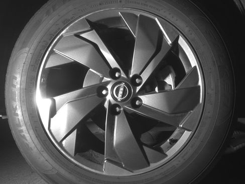 Used 2025 Nissan Rogue SV FWD image 12