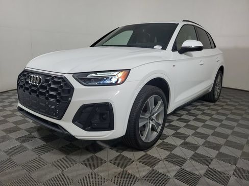Used 2025 Audi Q5 2.0T Premium w/ Convenience Plus Package AWD/4WD image 3