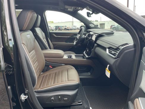 New 2026 GMC Acadia Denali Ultimate FWD image 27