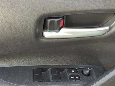 Used 2020 Toyota Corolla LE image 10