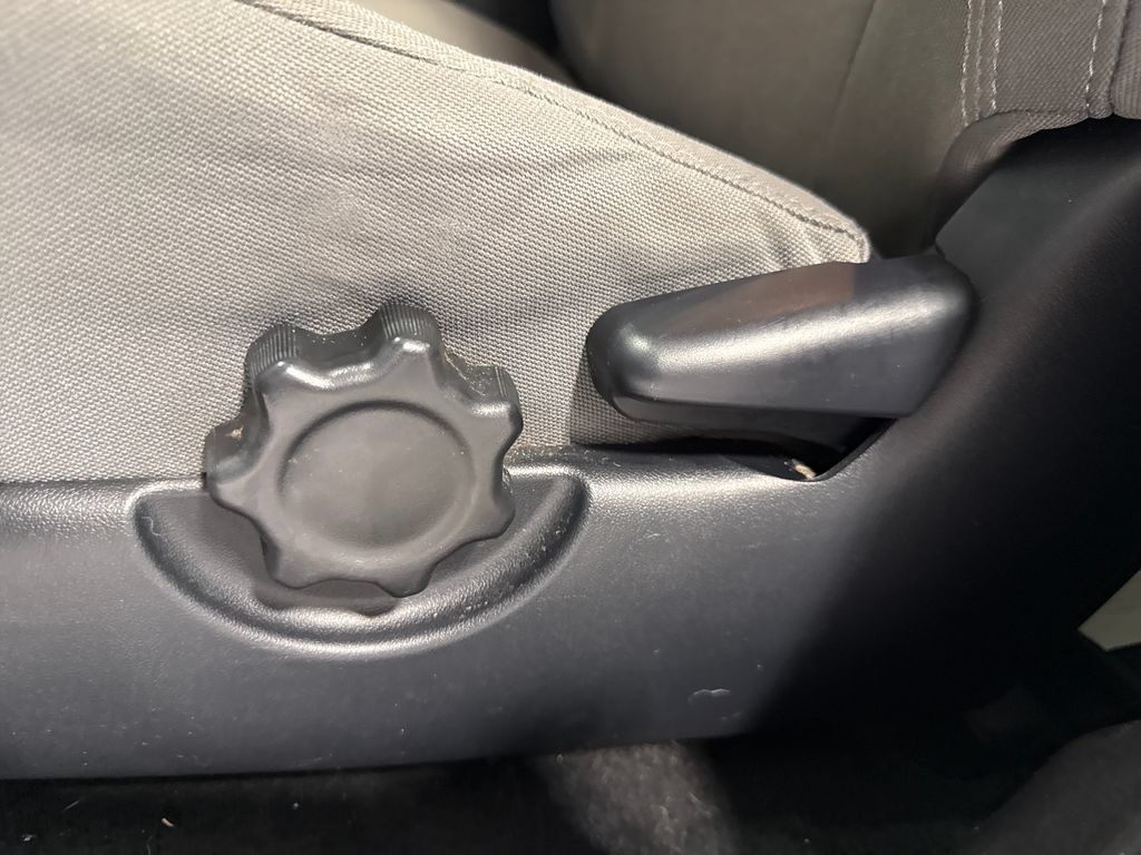 Used 2019 Toyota Tacoma SR5 RWD image 25
