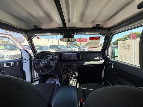 Used 2024 Jeep Wrangler Unlimited Rubicon 4xe AWD/4WD image 34