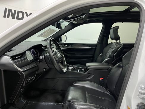 Used 2021 Jeep Grand Cherokee L Overland w/ Advanced Protech Group III image 14